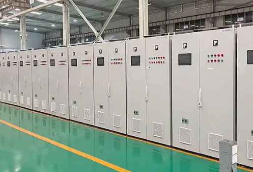 PLC控制柜的环境适应性：工业控制核心的“生存之道”(图1)