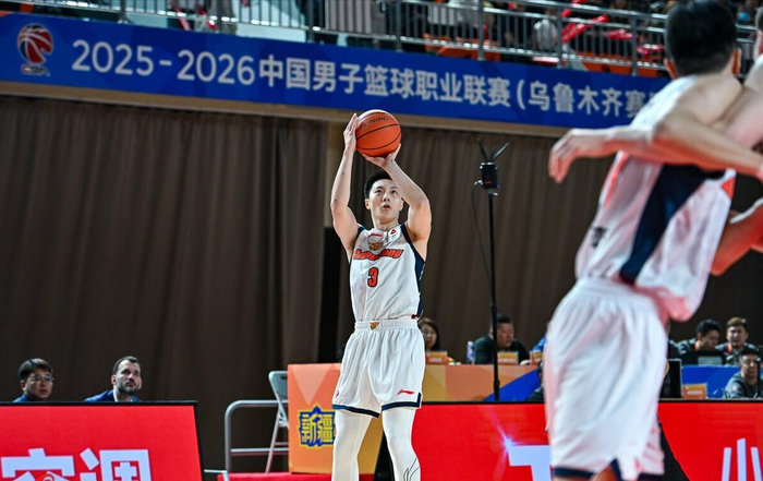 广东队惨败新疆，杜锋三连败暴露阵容隐患