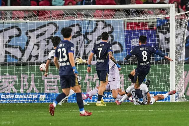 汪晋贤关键进球引爆国足回归讨论