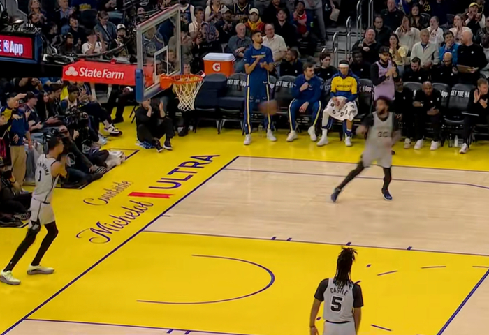 库里复出首战对阵火箭引热议