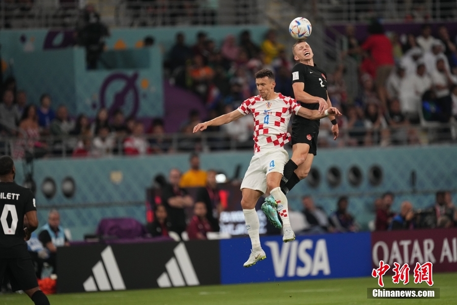 阿根廷力克波兰挺进十六强 法国澳大利亚携手出