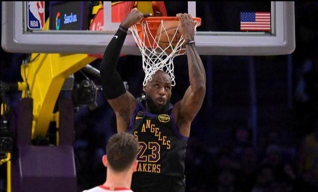 湖人G2力克火箭 斯马特肯纳德联手助队夺两连胜